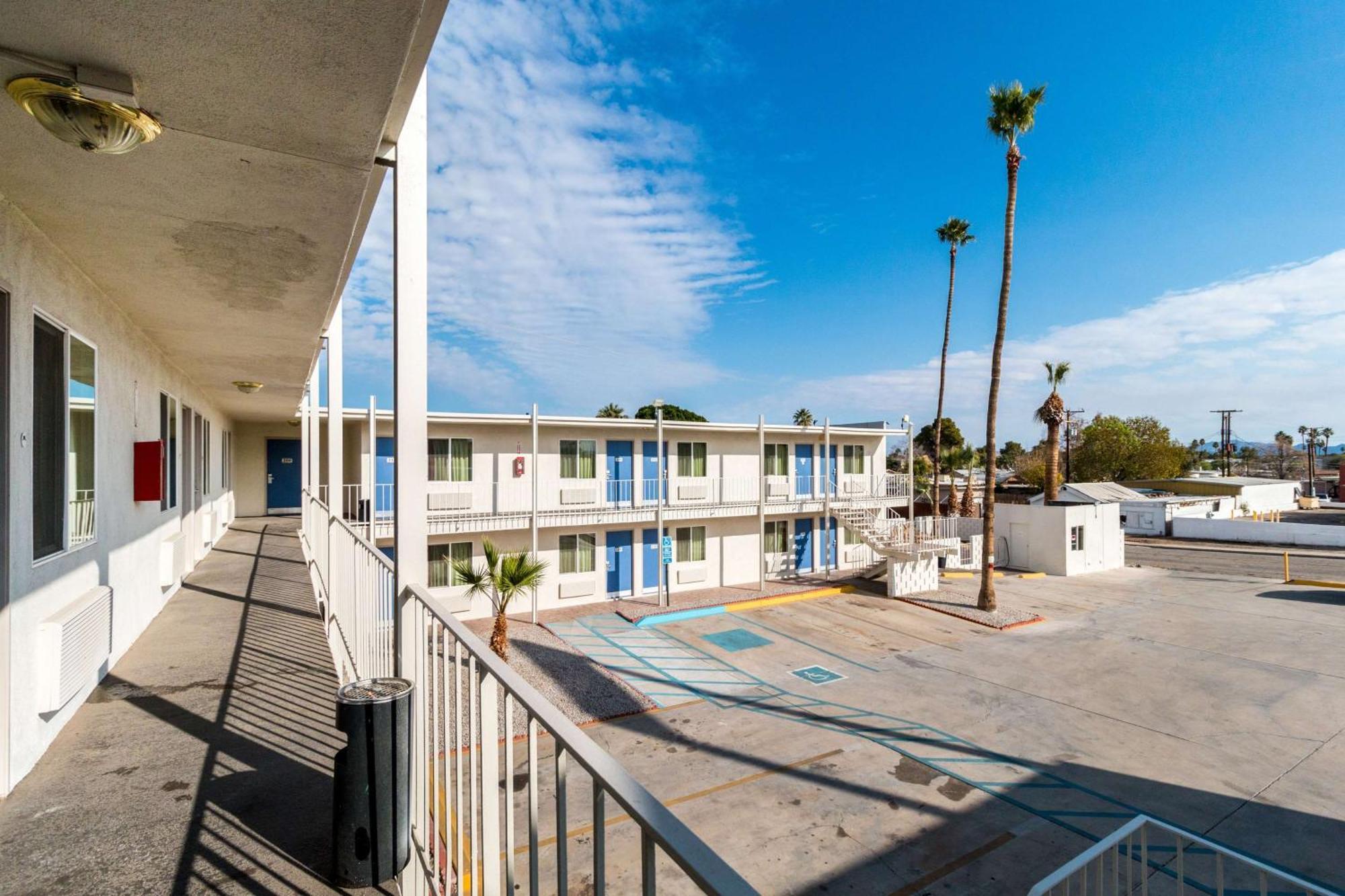 6-blythe, Ca - South 3*