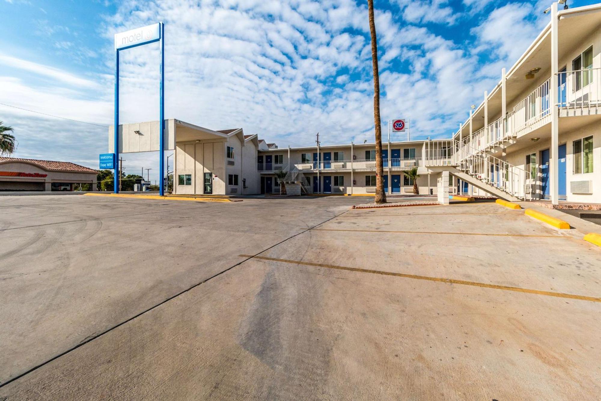 6-blythe, Ca - South Blythe