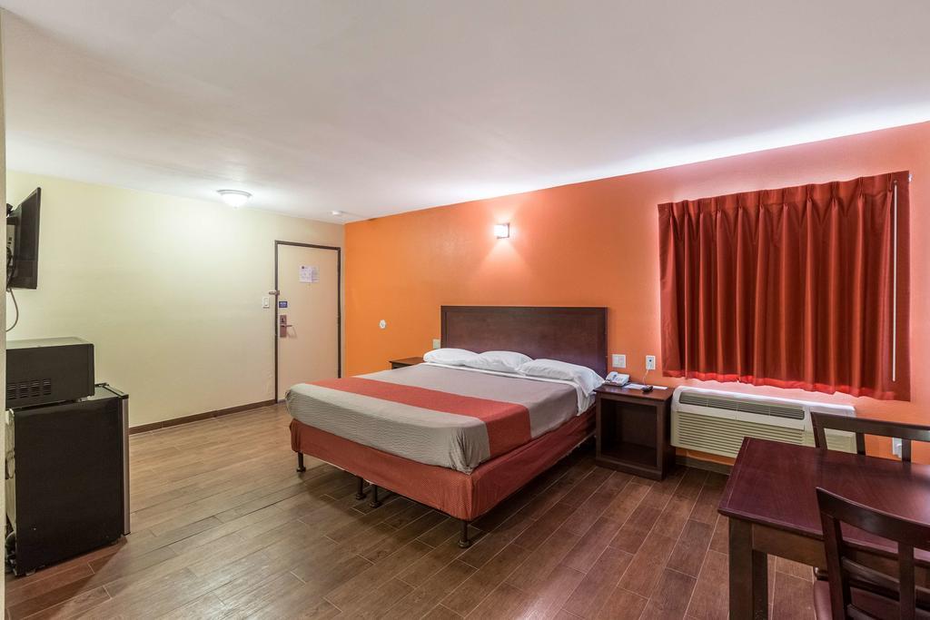 Hotel 6-blythe, Ca - South