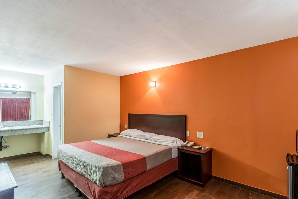 Hotel 6-blythe, Ca - South