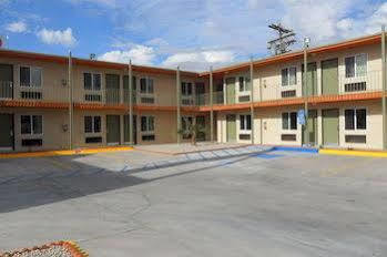 6-blythe, Ca - South 3* Blythe