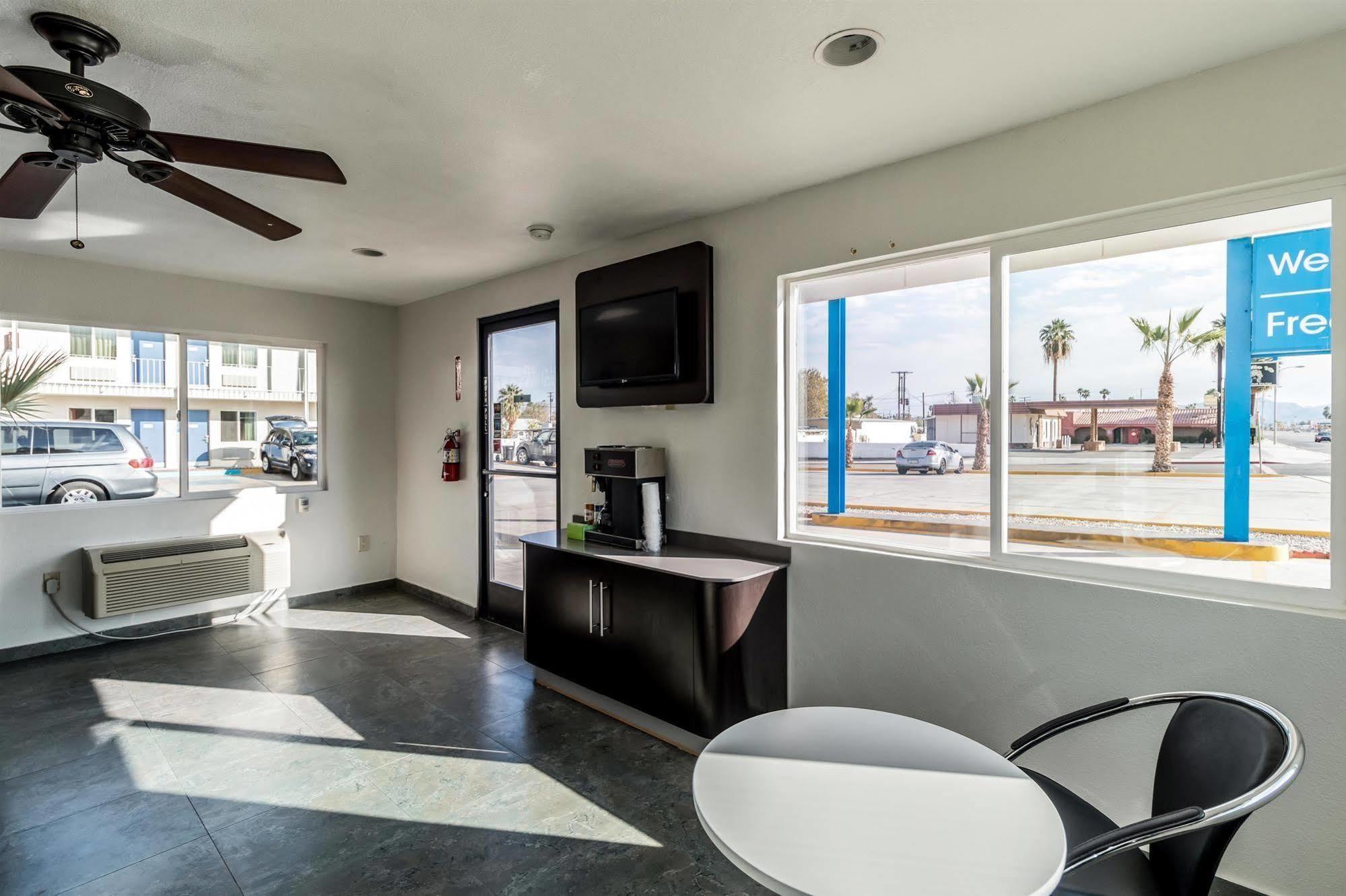 6-blythe, Ca - South Blythe
