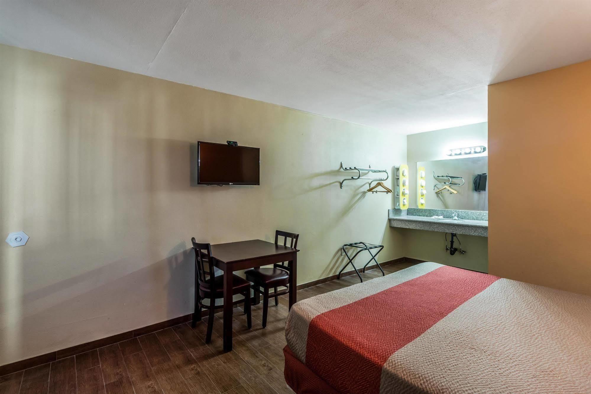 6-blythe, Ca - South Hotel