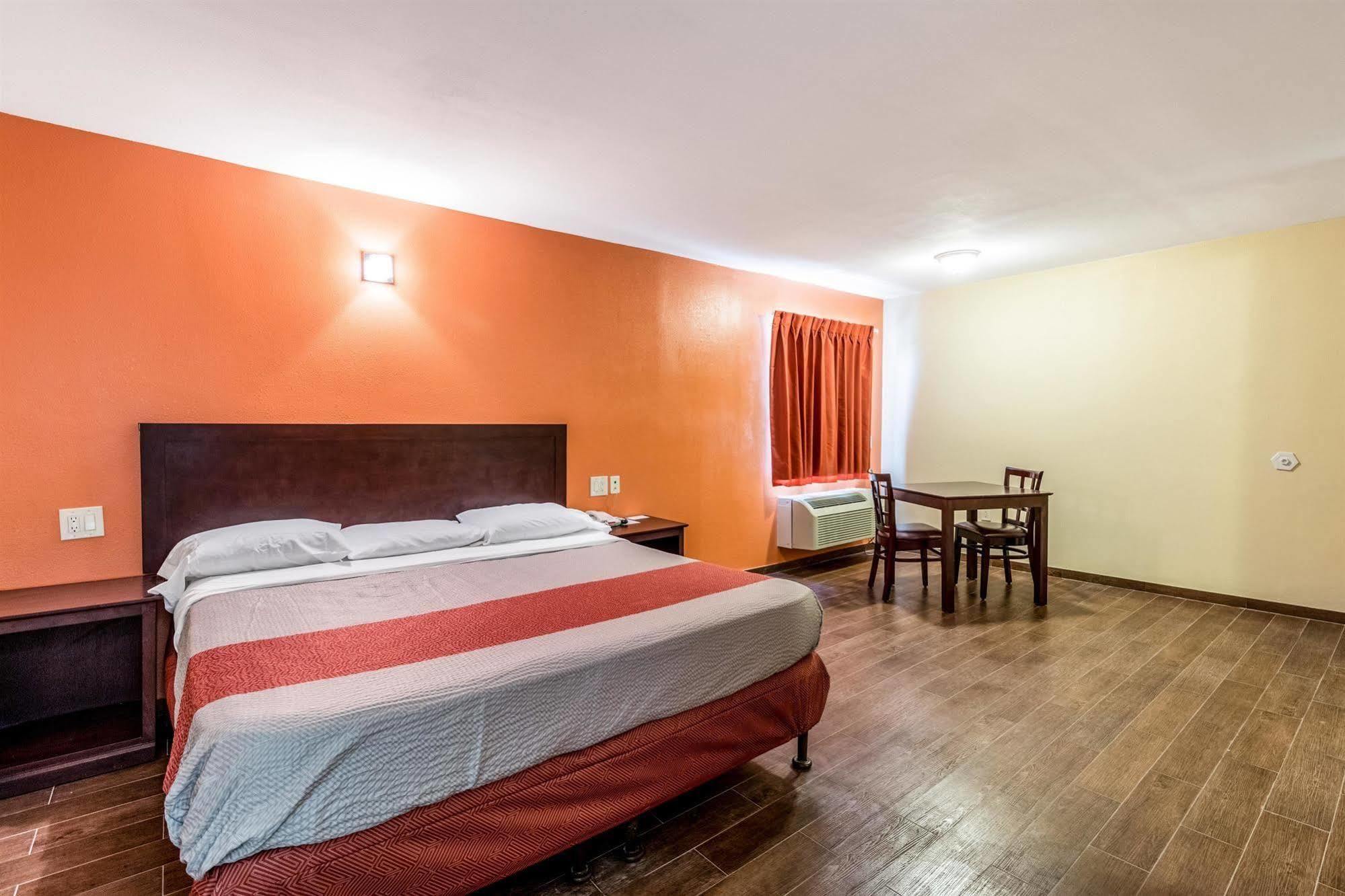 Hotel 6-blythe, Ca - South 3*