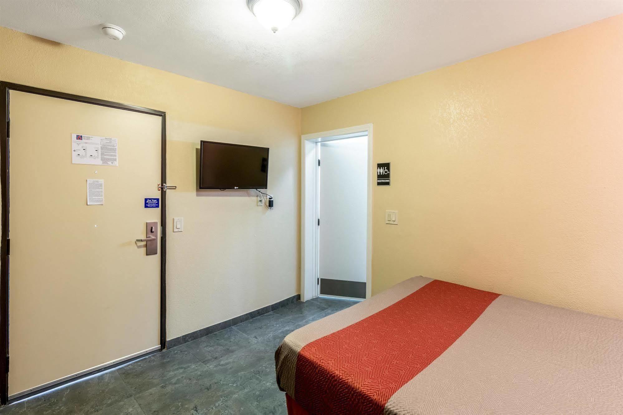 6-blythe, Ca - South Hotel